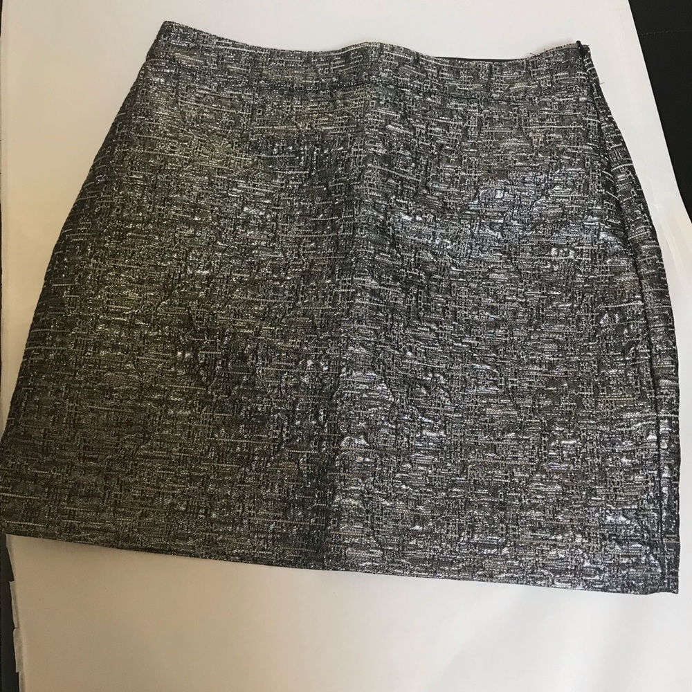 Banana Republic Mini Skirt. Size 2P. NWT